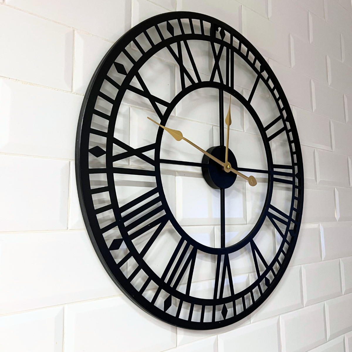 Reloj de Pared Metálico XL Negro con Números Romanos 60×60 cm