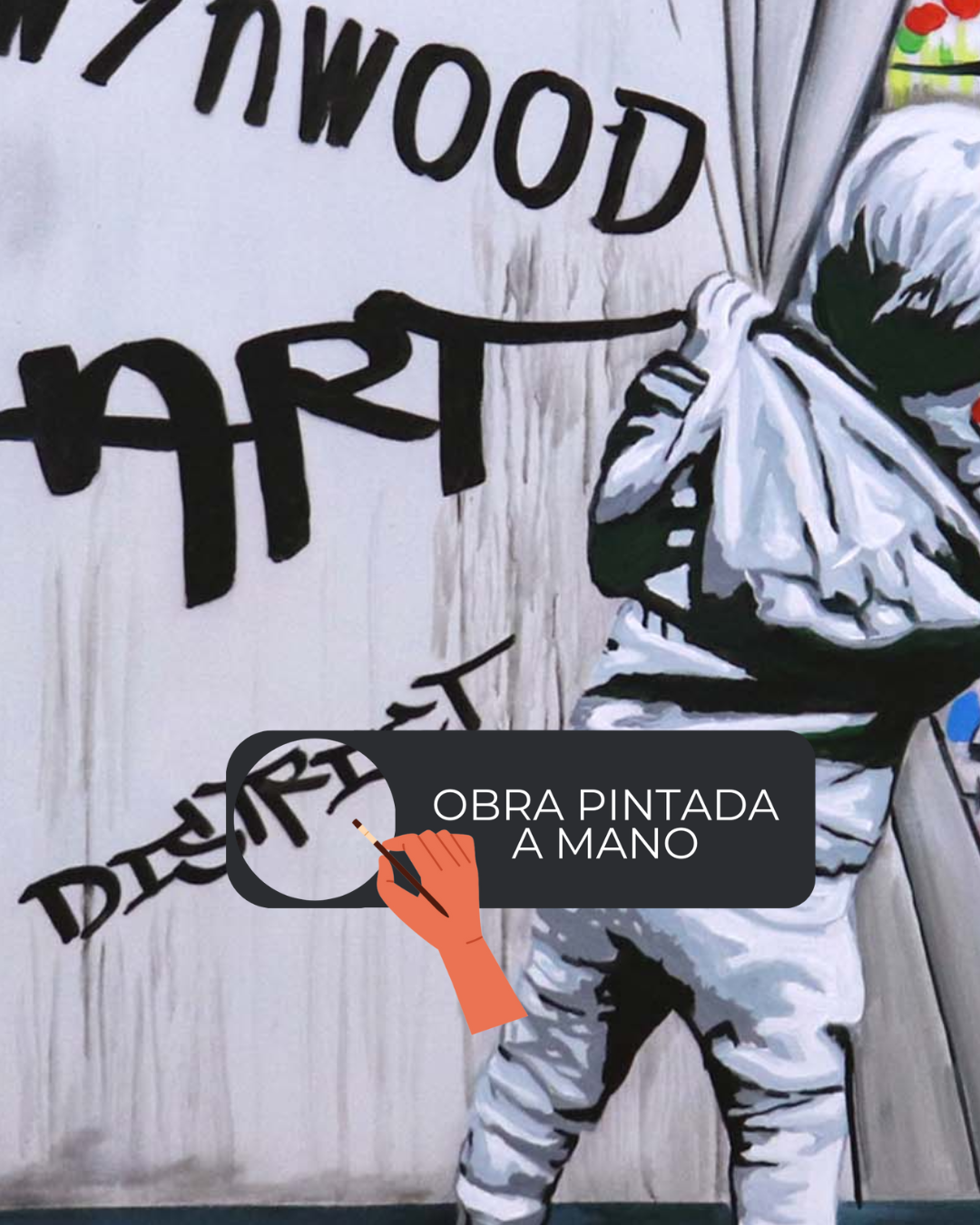 Oleo Niño observando grafiti