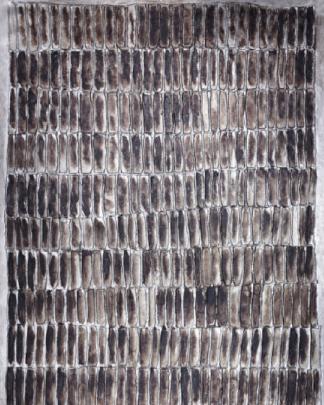 ÓLEO XL PLATEADO CON LINEAS NEGRAS 120X180